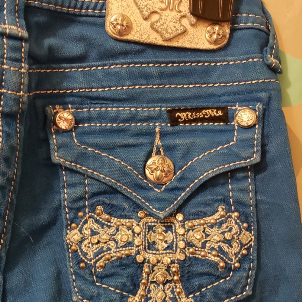 Capris - Picture 5 of 5